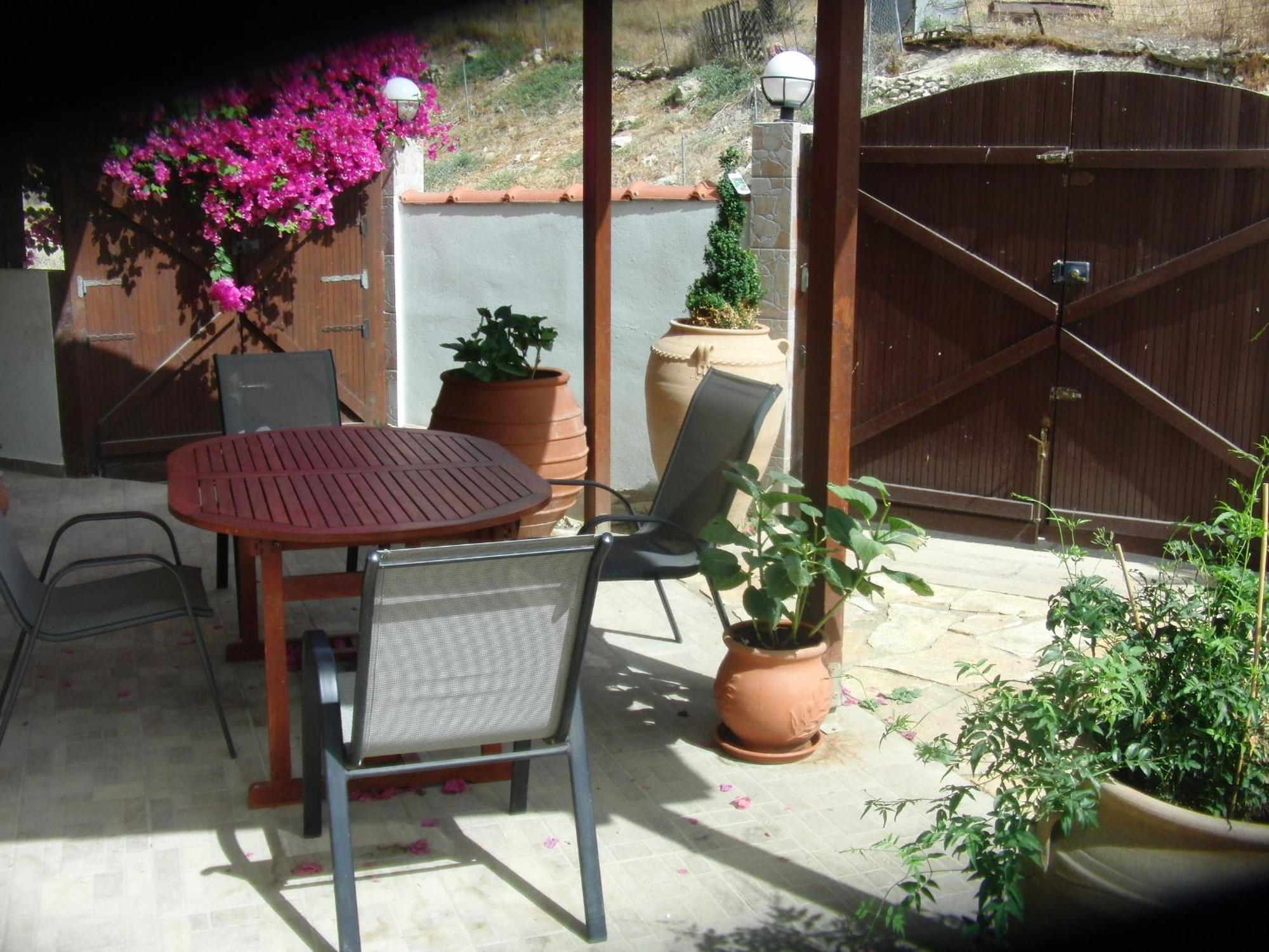 Artemis Appartments Pitsidia Exterior foto