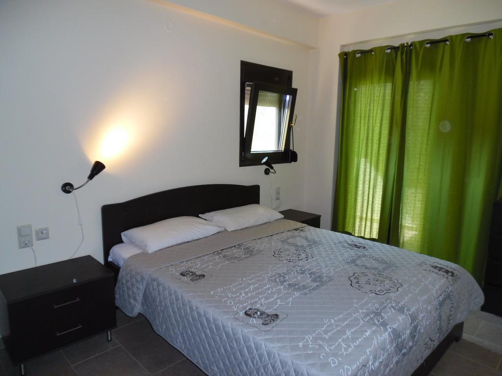 Artemis Appartments Pitsidia Exterior foto